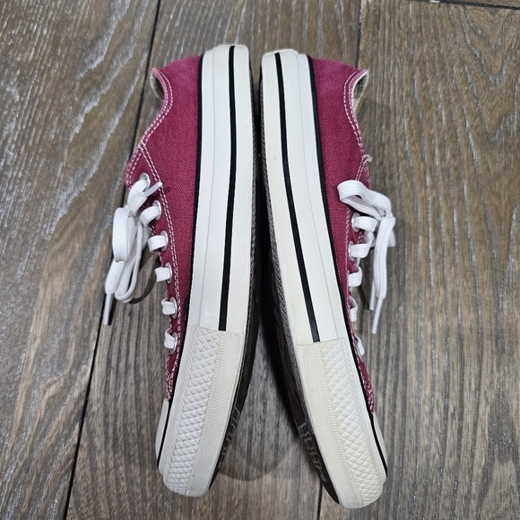 CONVERSE CHUCK TAYLOR ALL STAR MAROON, Women's Size 7, Men's size 5 - Picture 6 of 8